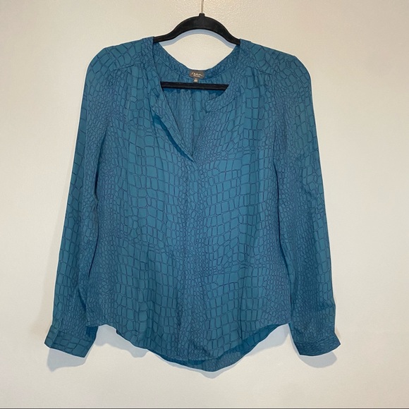 Aritzia T.Babaton Womens Silk Teal Alligator Print Longsleeve Blouse Size Small - Picture 1 of 7